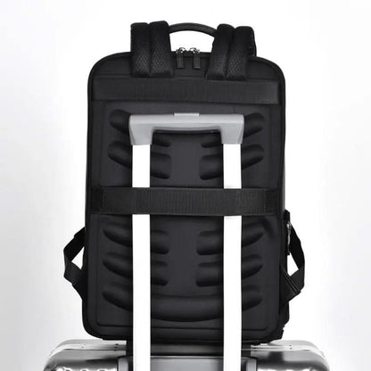 URBANVAULT – Intelligent USB Backpack for Work and Everyday Travel