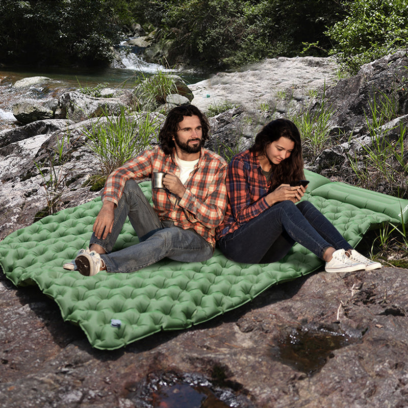 Matelas pneumatique autogonflant, lit de camping double avec oreillers intégrés