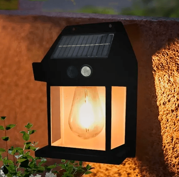 Solar-powered garden spotlight with motion detector - Waterproof, environmentally friendly & easy to install