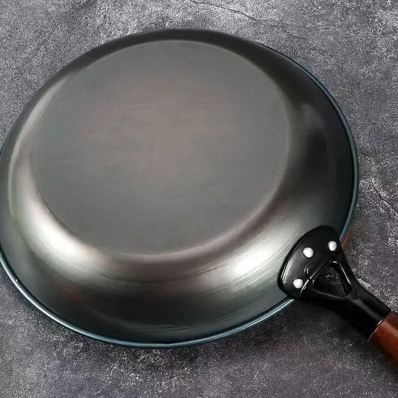 Ironvera Poêle en Fonte | Poêle Antiadhésive Professionnelle | Répartition Uniforme de la Chaleur | Ustensiles de Cuisine Sains & Durables