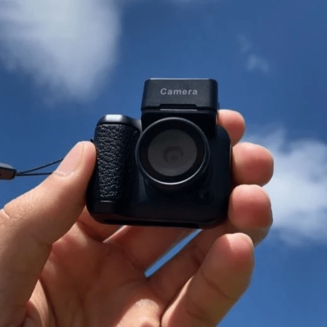 MINIRETRO - Nostalgic Camera in Compact Vintage Design for Stylish Memories