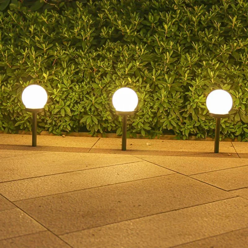 Round LED solar garden light - Energy-efficient and stylish garden lighting with automatic light control
