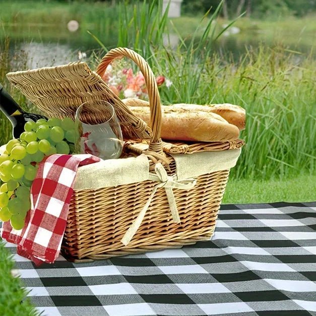 PICSTYLE – Waterproof Checkered Picnic Blanket with Practical Carry Strap