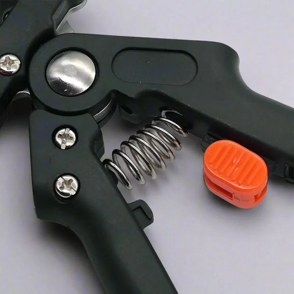 GraftMate precision cutter - Ergonomic tool for grafting & cutting