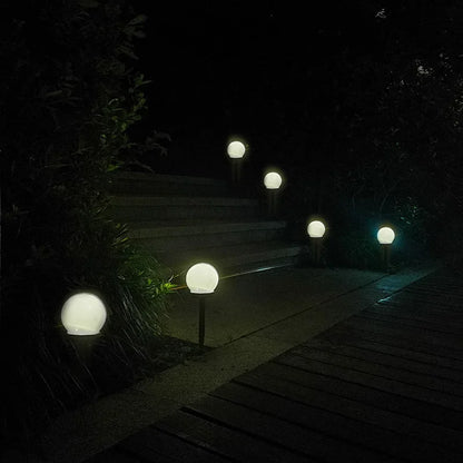 Round LED solar garden light - Energy-efficient and stylish garden lighting with automatic light control