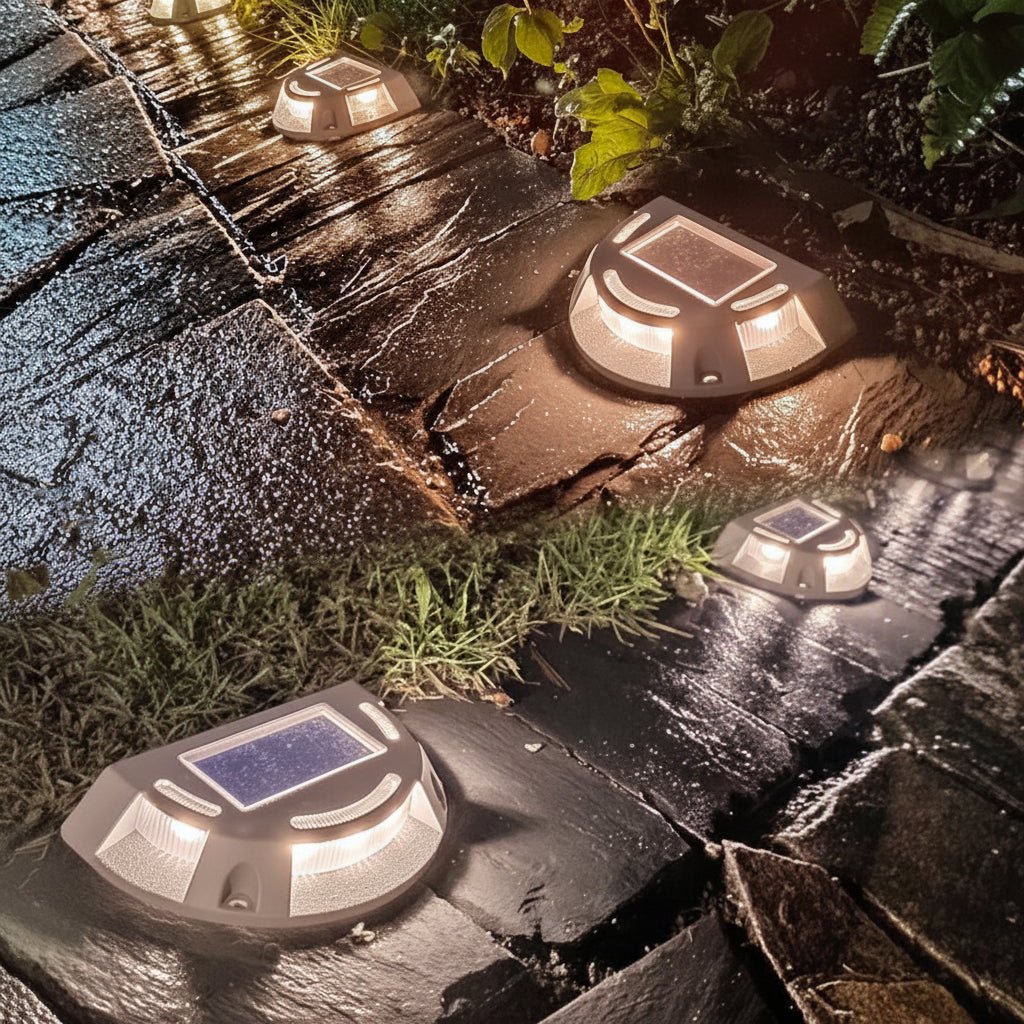 SOLARLED – Waterproof Stair Light with Light Sensor for Increased Safety