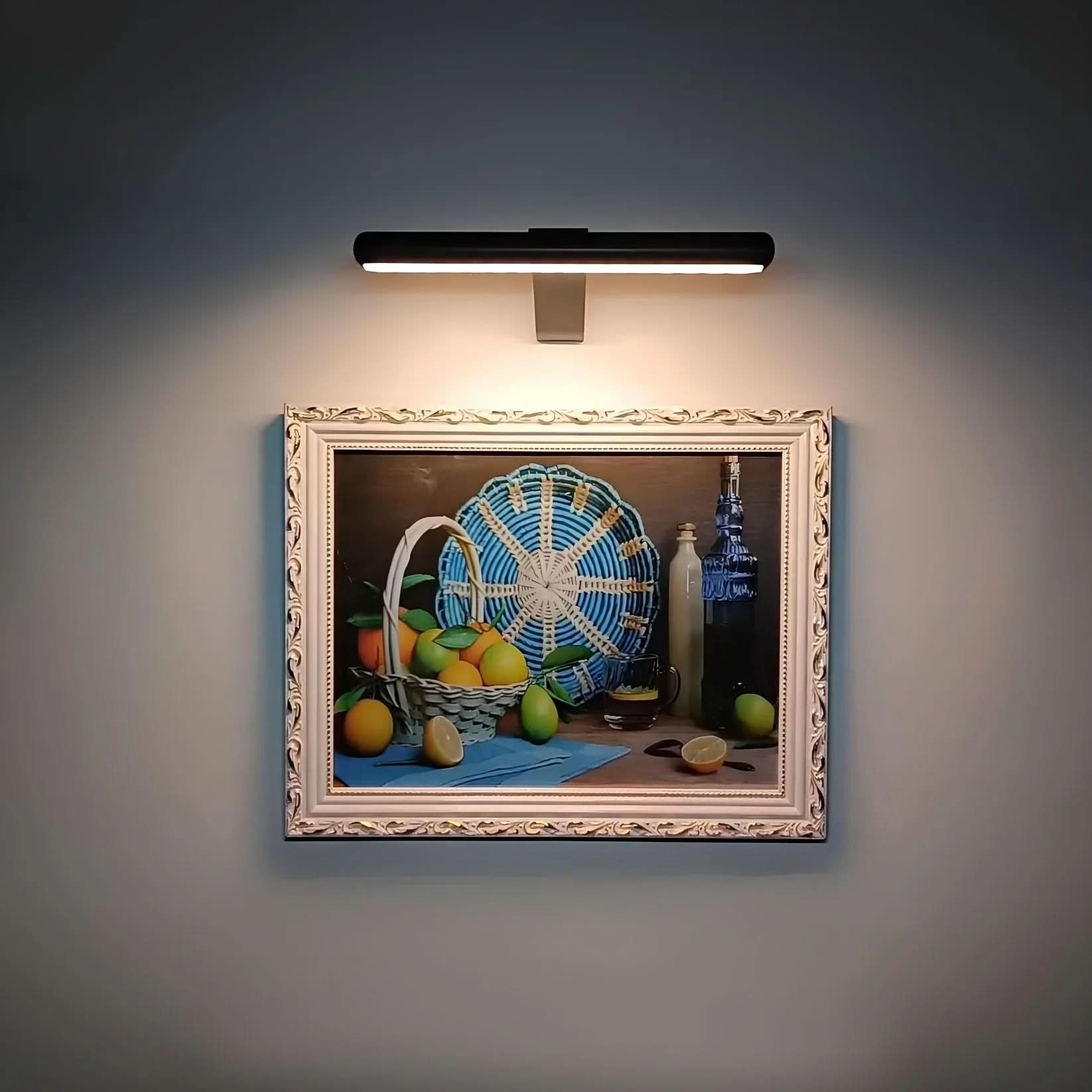 ARTGLOW - Rotatable LED Wall Light – Wireless & Stylish for Any Gallery Wall