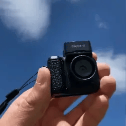 MINIRETRO - Nostalgic Camera in Compact Vintage Design for Stylish Memories