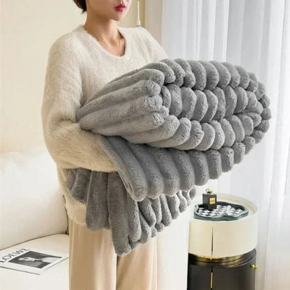 CLOUDNINE – Cozy Blanket for Soft Comfort & Stylish Coziness