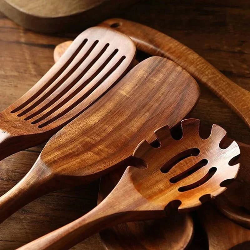 TEAKWOOD – Elegant kitchen utensil set for natural and stylish cooking