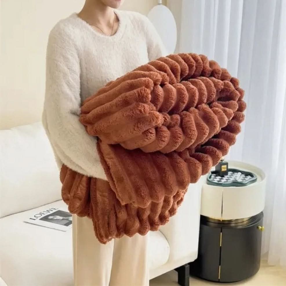 CLOUDNINE – Cozy Blanket for Soft Comfort & Stylish Coziness
